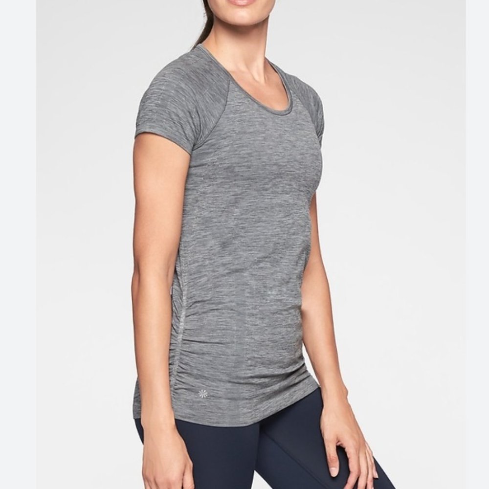 4 for $20! Athleta speedlight heather grey tee in size M